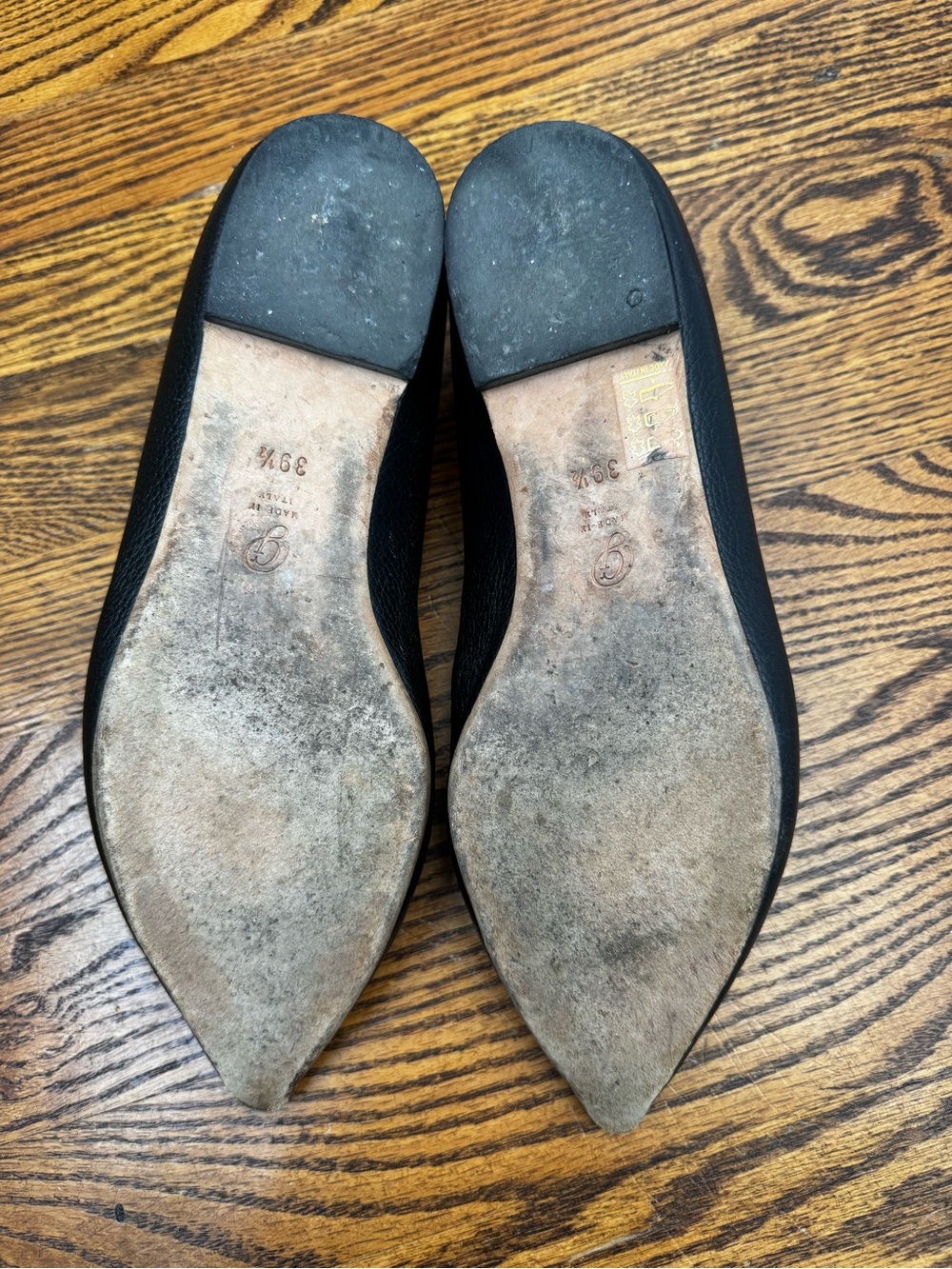 M. Gemi Black Pointed Leather Loafers with Contrast Stitching - Picture 5 of 5